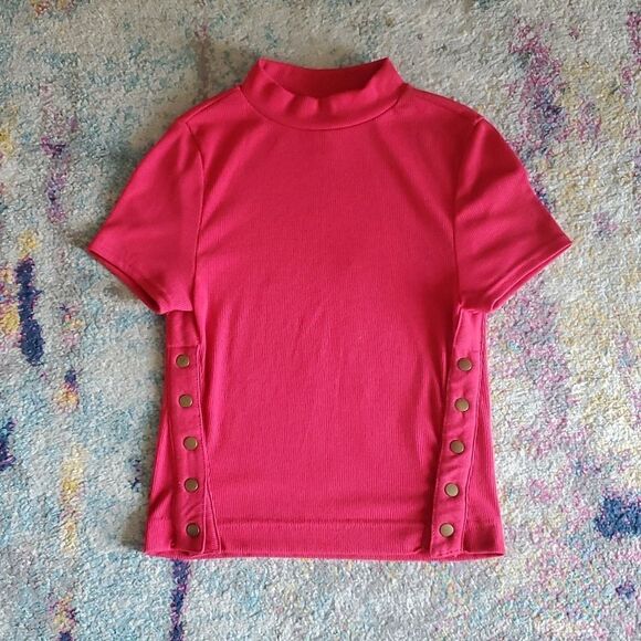 We TheĀ Free Red Ribbed Mockneck Top with SideāSnapsāSizeāXS - Picture 3 of 9